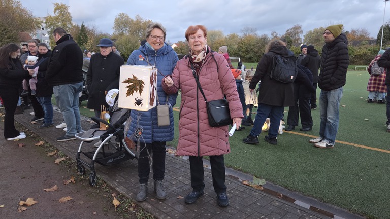 Erster Lichterlauf am 26.10.25 Endstation auf dem Fußballplatz in Gerthe