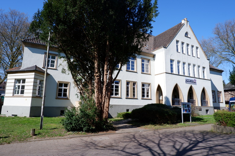 Bochum Gerthe, Jugendheim U 27, in der ehemaligen Hegelschule