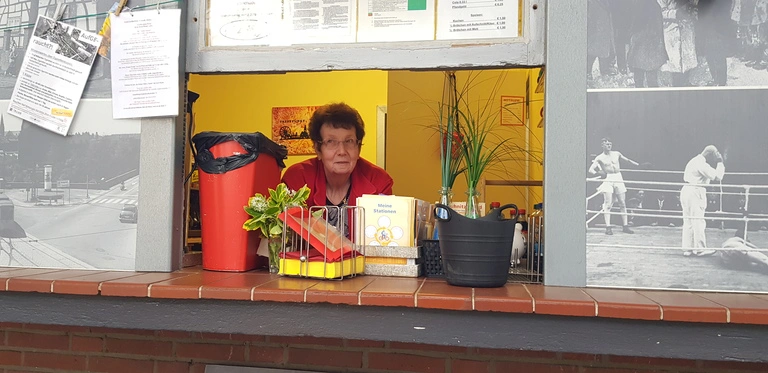Kaffee anne Bude am 03.05.2025 morgens beim Aufbau