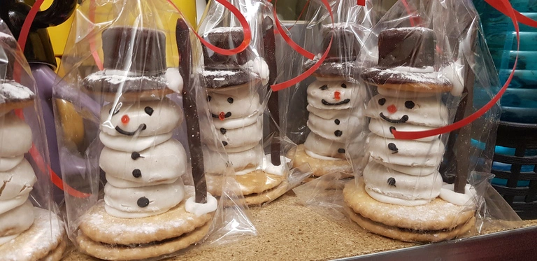 Weihnachtsmarkt 26.11.2022 Süße Schneemänner
