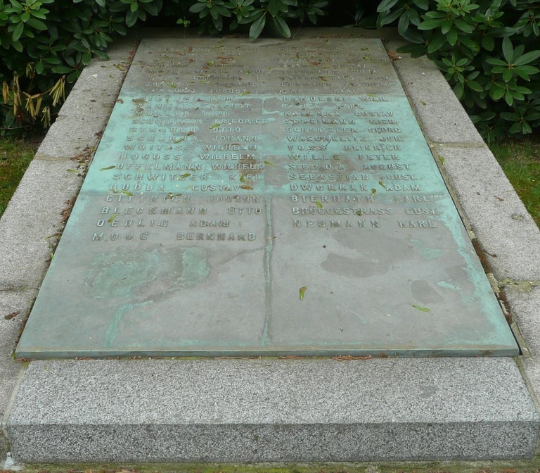 Gedenktafel auf Gerther Friedhof
