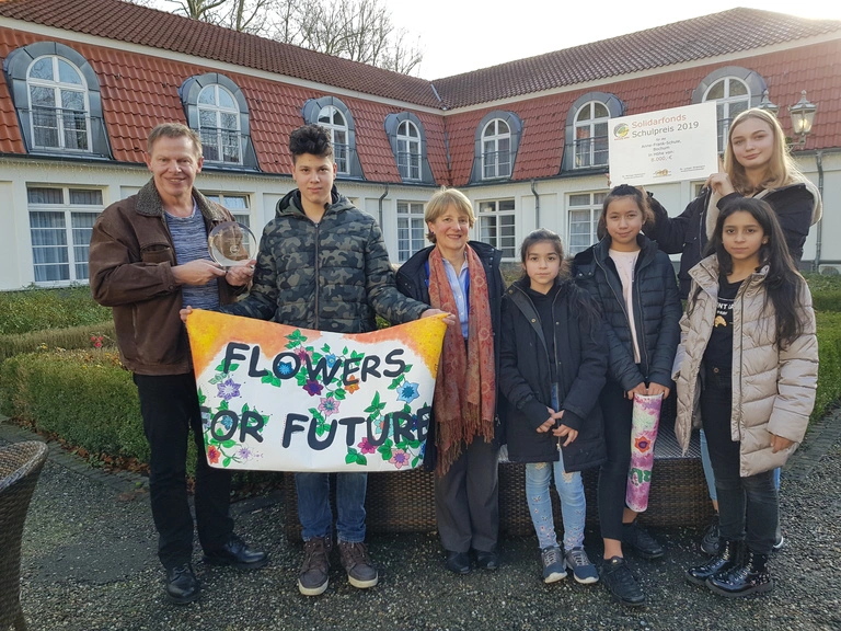 Schulpreis Solidarfonds 2019 Schülerinnen der Anne Frank Realschule