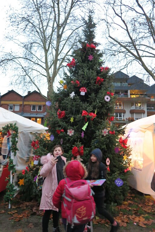Weihnachtsbaum im Gerther Marktgarten, Weihnachtsmarkt 2018