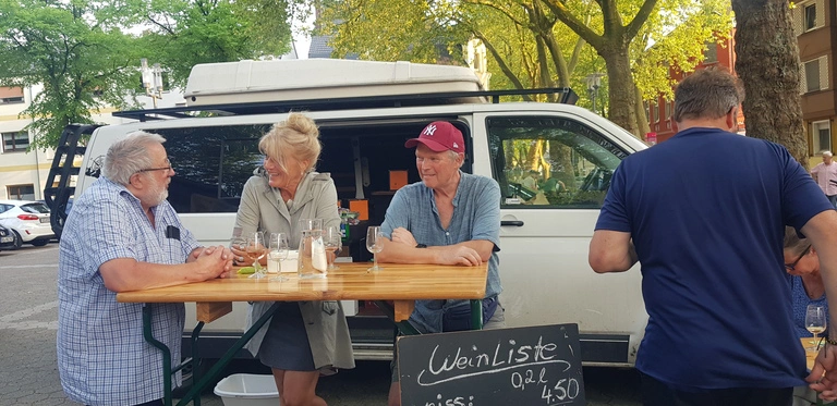 Der Stand vom Weinhandel Olivino aus Gerthe, Hocke vom 05.02.2025