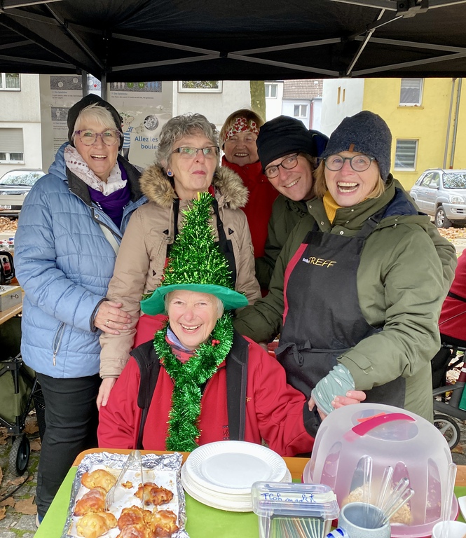 Flohmarkt 9.11.2024 Gruppenbild Flohmarkt Team