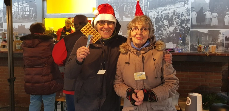 Weihnachtsmarkt am 01.12.2023 Waffelverkauf vor der Bude