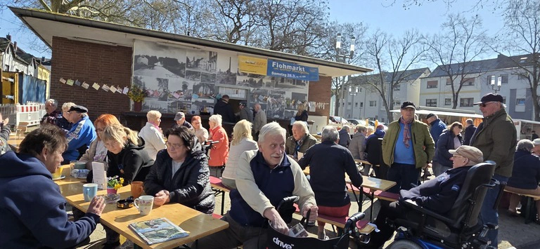 Besucher bei Saison Start anne Bude 2026