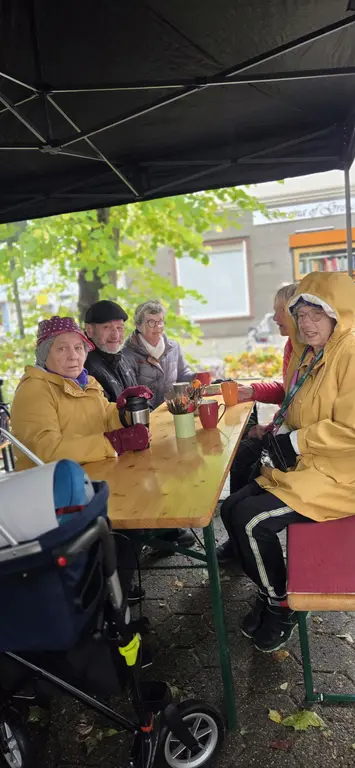 Kaffee anne Bude auch bei Regen gut besucht