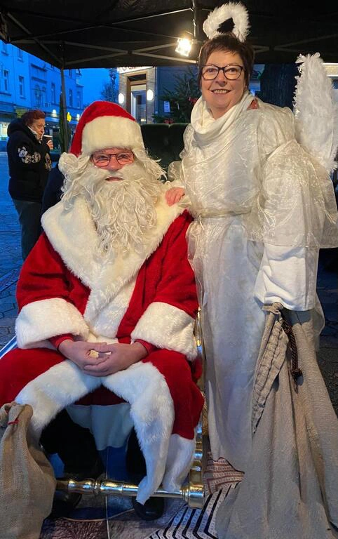 Nikolaus und Engelchen Weihnachtsmarkt Team vom 06.12.2024