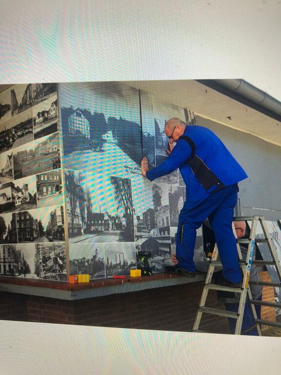 Gestaltung der Marktbude mit historischen Bildern