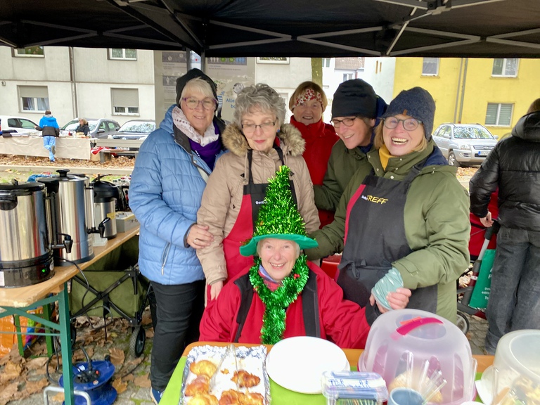 Flohmarkt 9.11.2024 Gruppenbild Flohmarkt Team