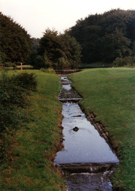 Abfluss vom runden Teich