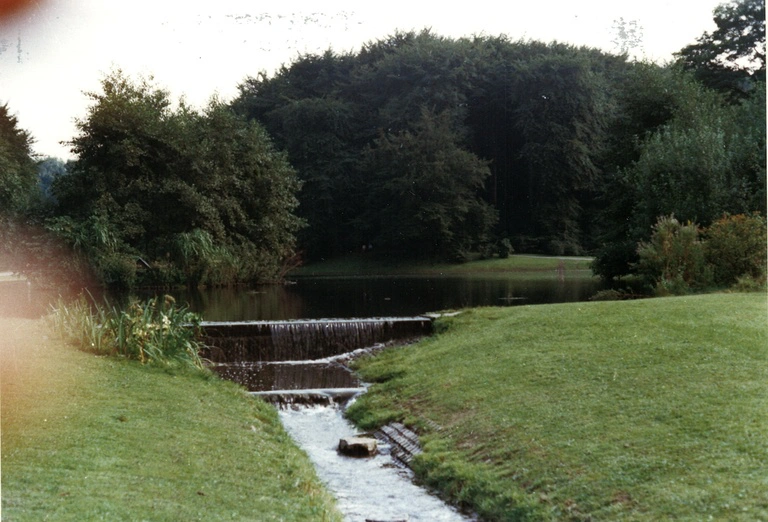 Abfluss vom runden Teich